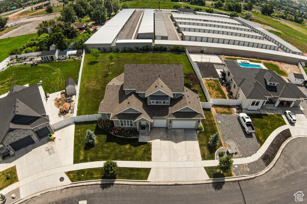 Bird\'s eye view