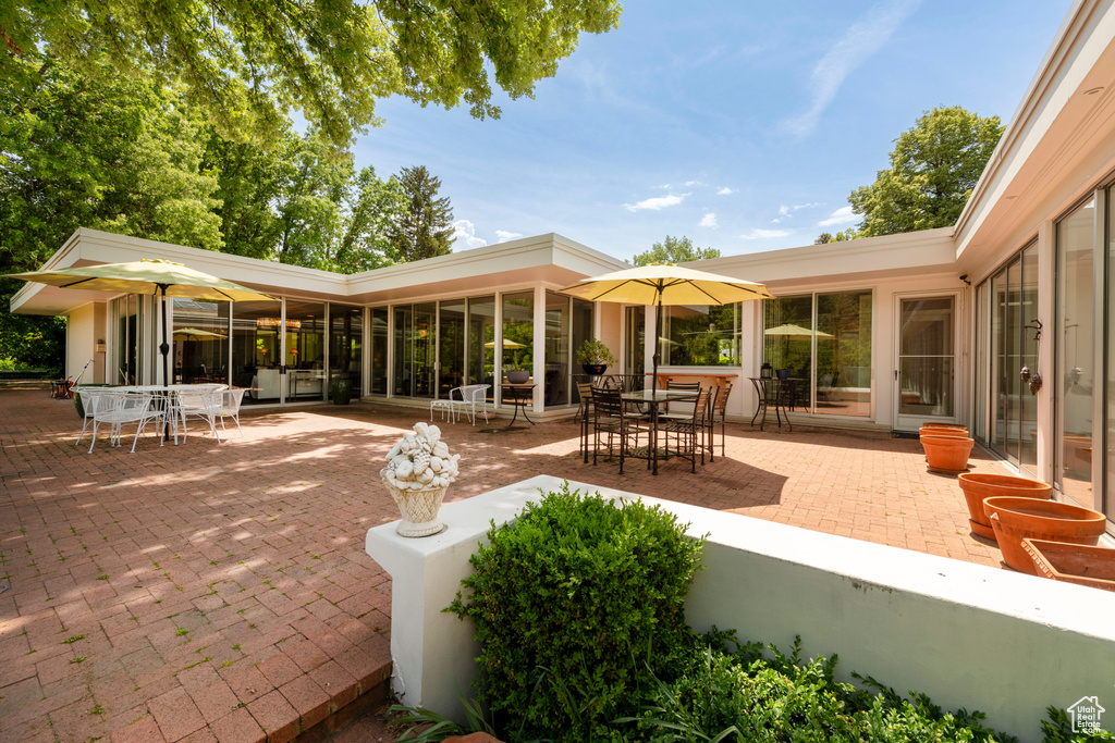 View of patio / terrace with outdoor dining space