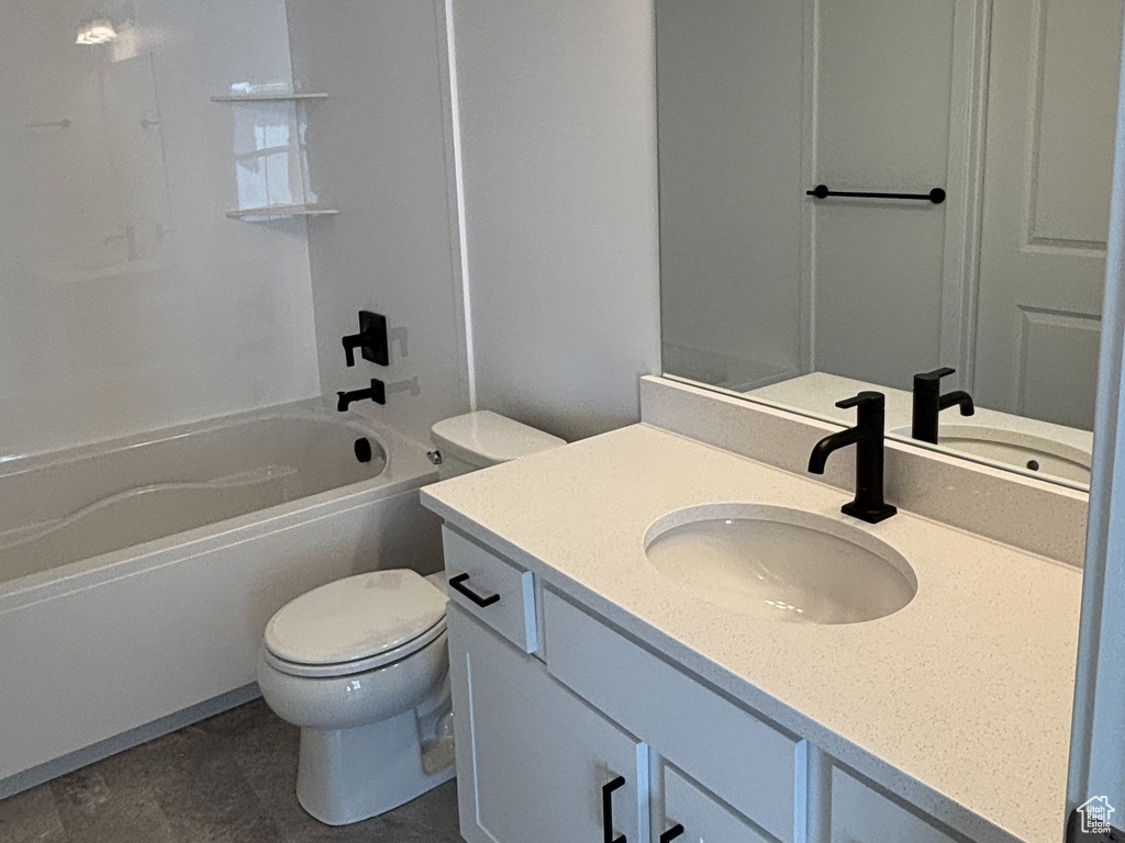 Full bath with vanity, toilet, shower / bathtub combination, and a chandelier