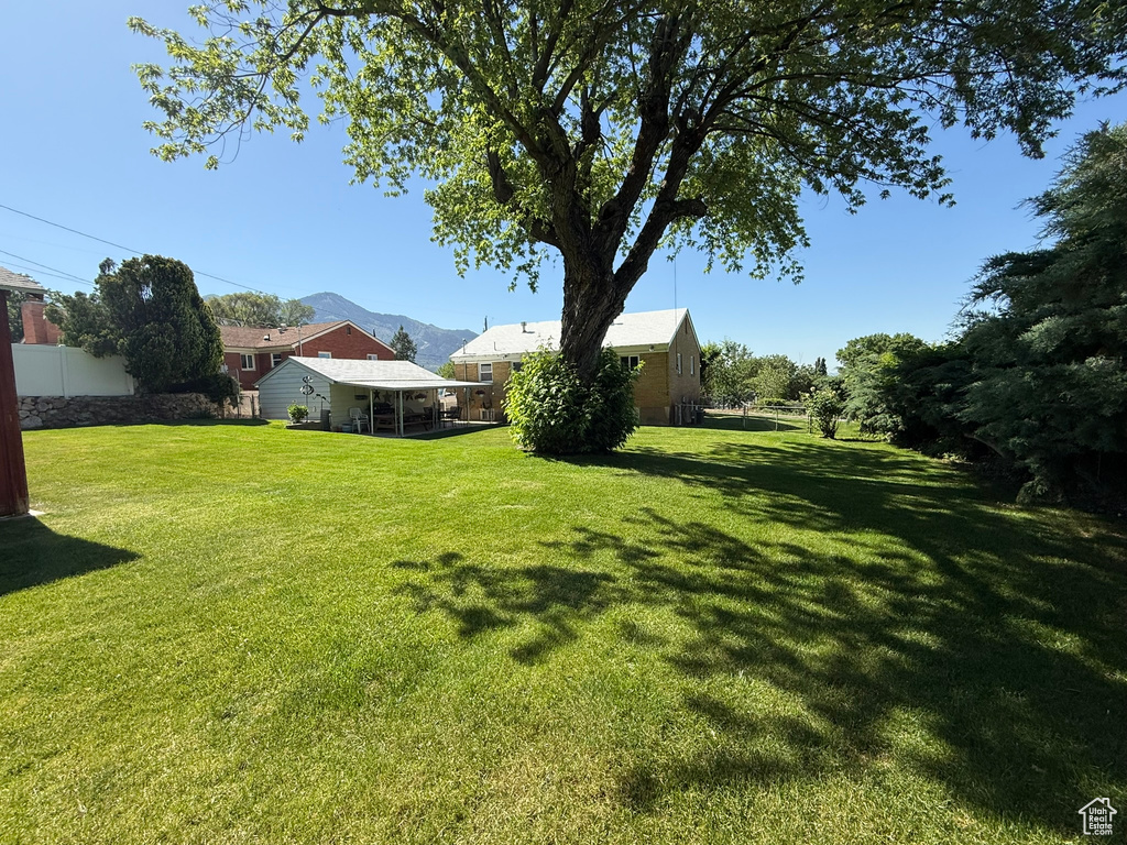 View of yard featuring a mountain view