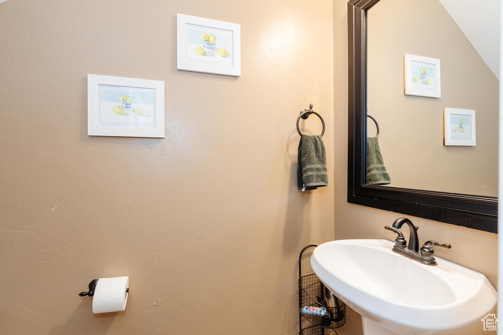 Bathroom featuring a sink