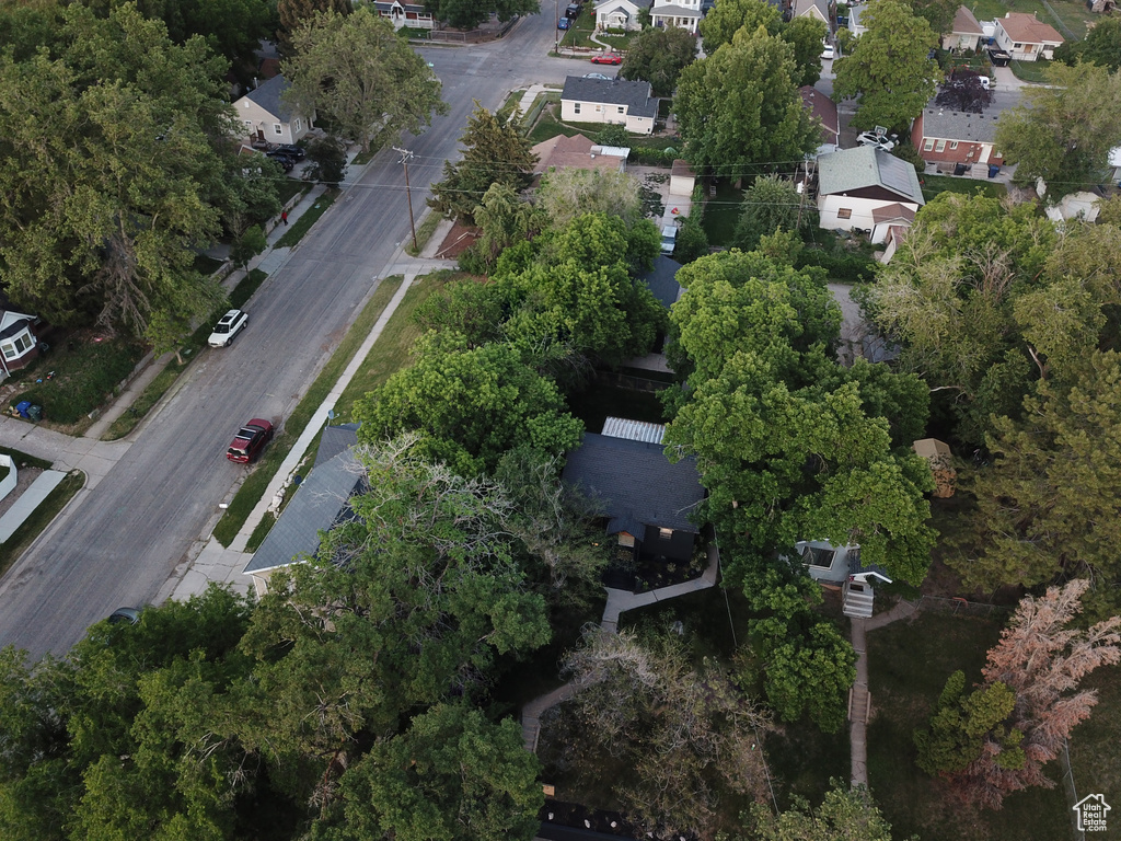 Aerial view of property\\\\\\\'s location featuring nearby suburban area