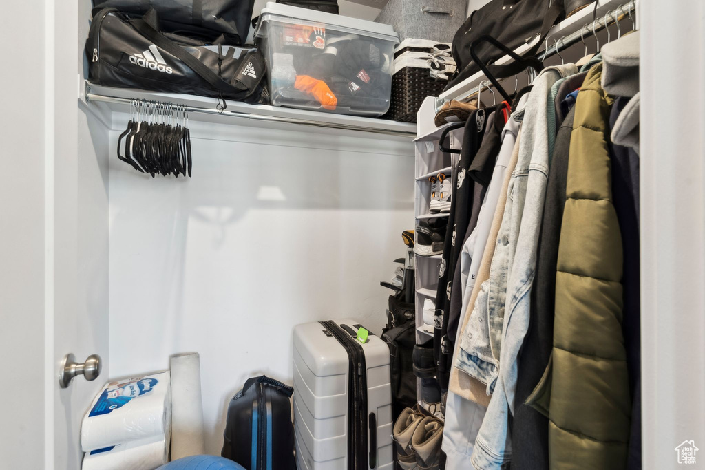 View of walk in closet