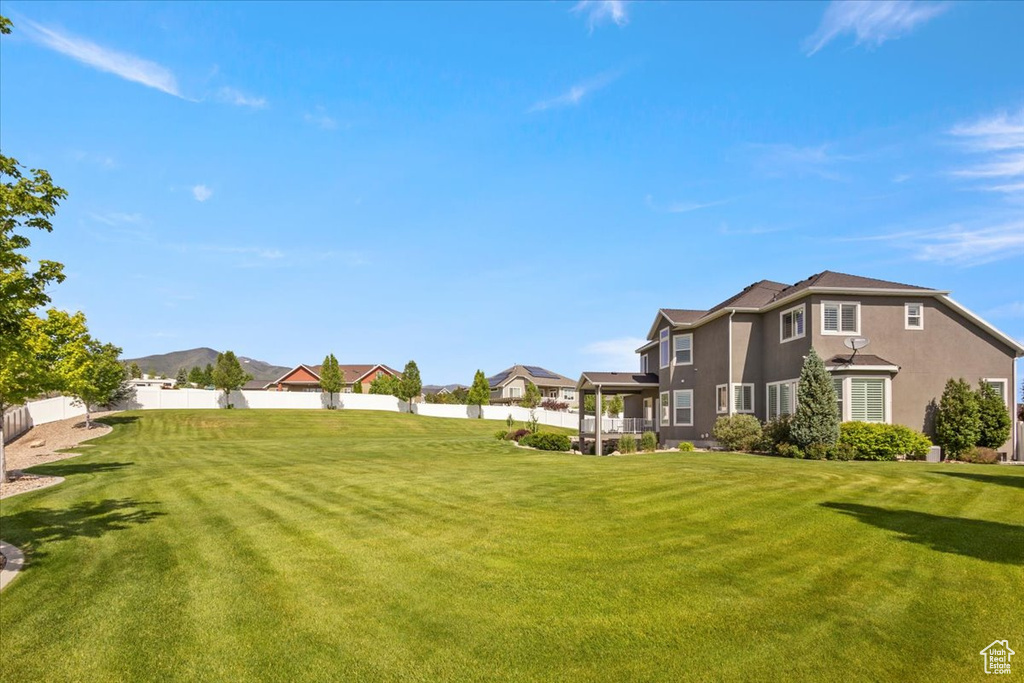 View of yard featuring a residential view