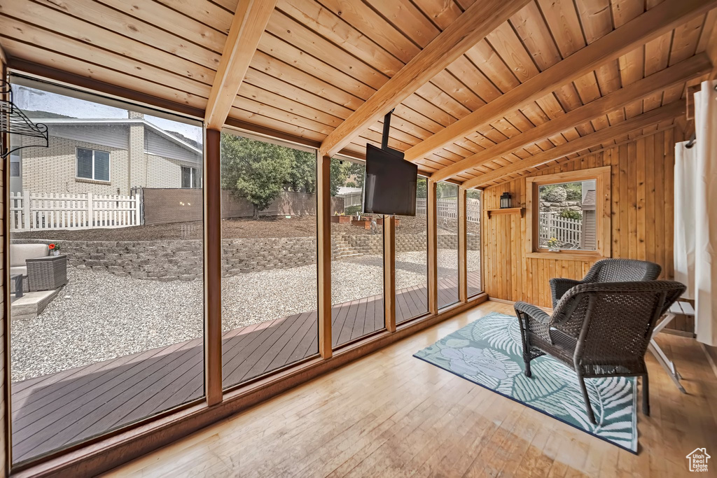 View of sunroom / solarium