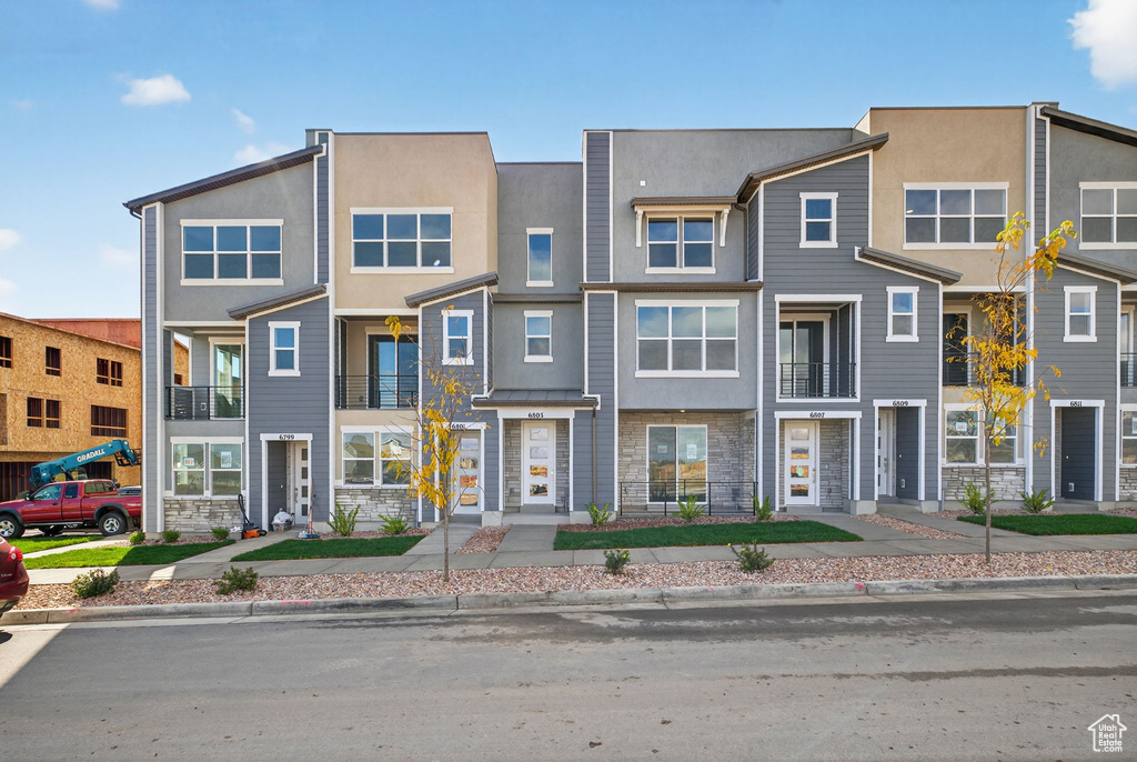 Photo 2 for MLS #2088806 at 6803 W Pine Trail Ln #305