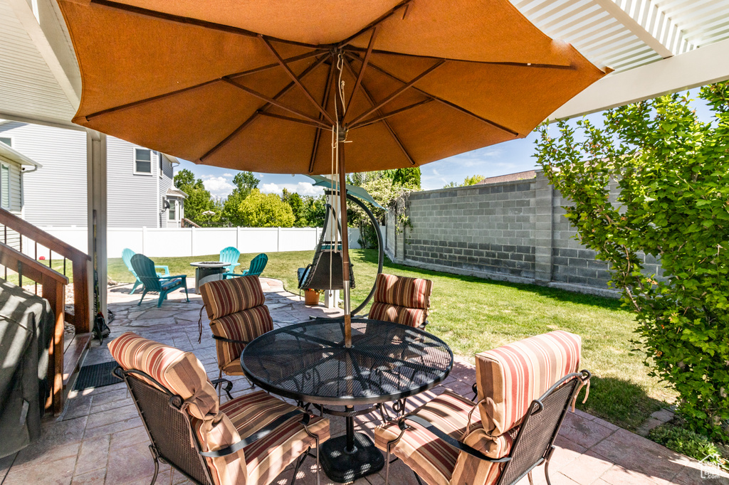 View of patio / terrace featuring outdoor dining area