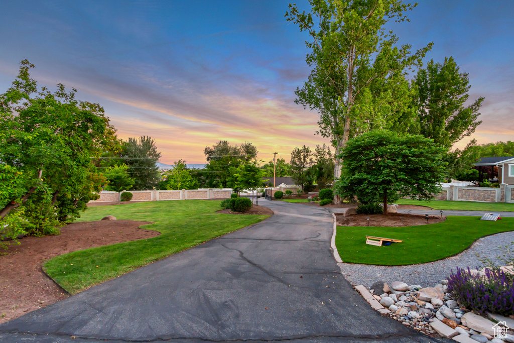 View of property\\\\\\\'s community