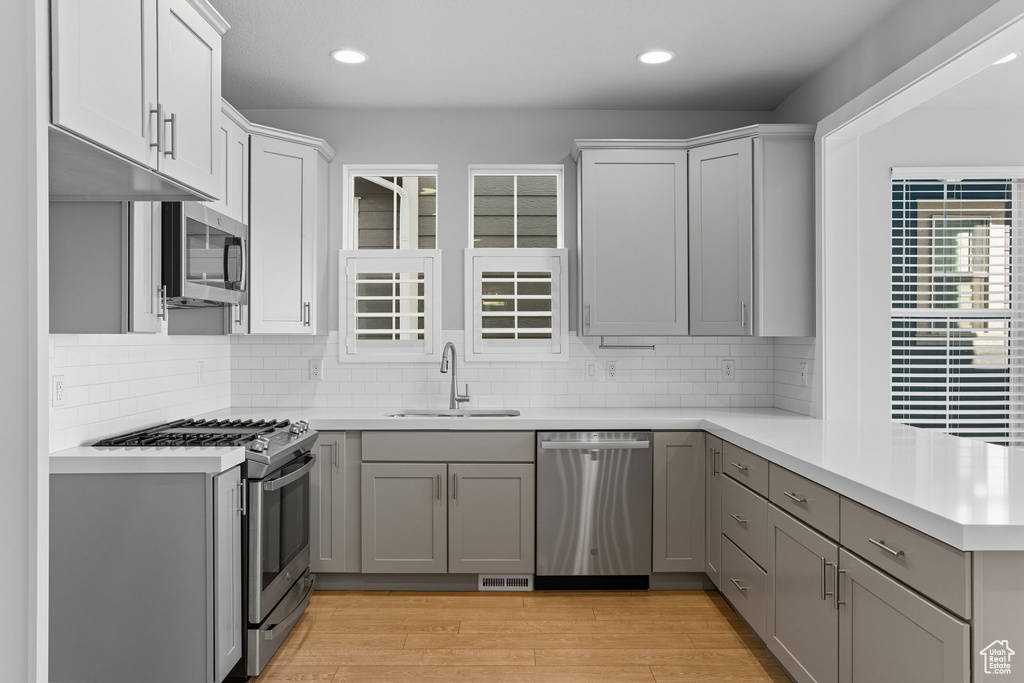 9857 N FEATHERSTONE DR Highland, UT 84003