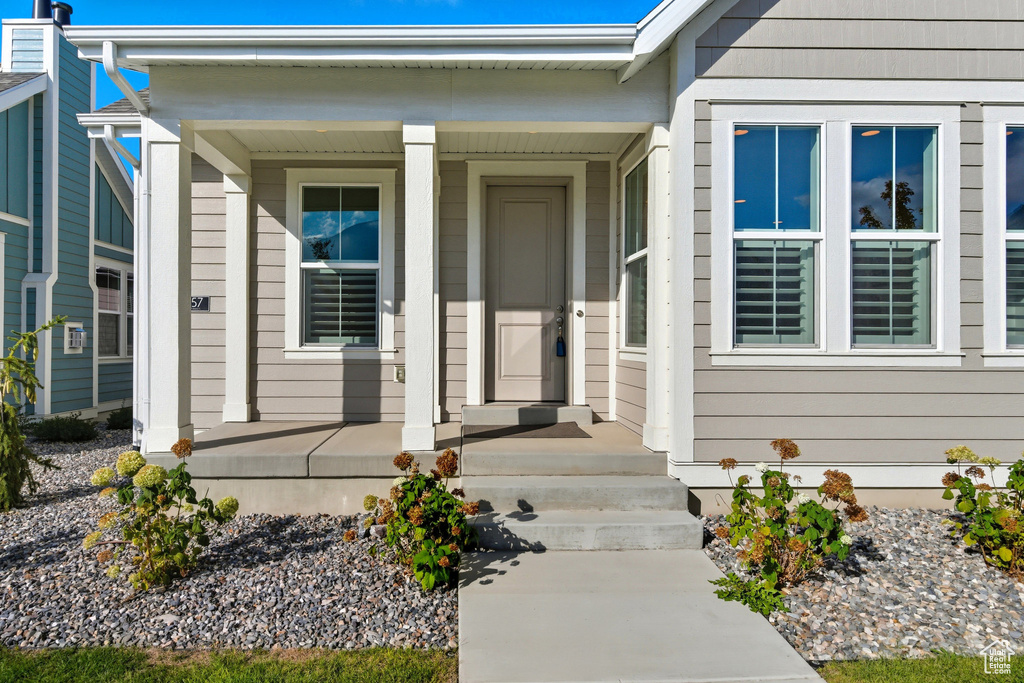 9857 N FEATHERSTONE DR Highland, UT 84003