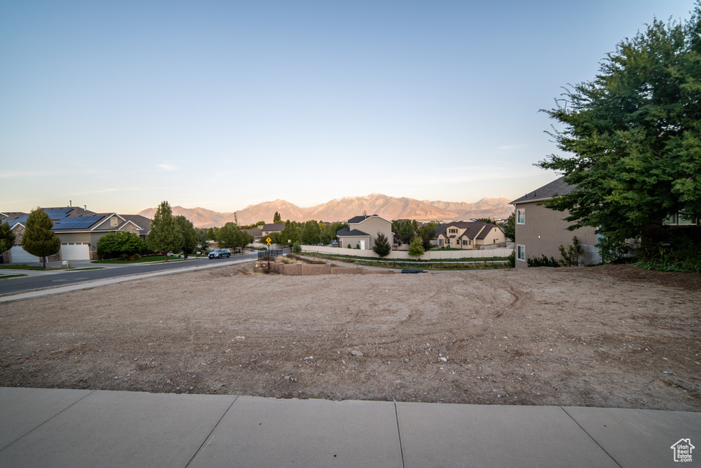 View of yard with a mountain view and a residential view