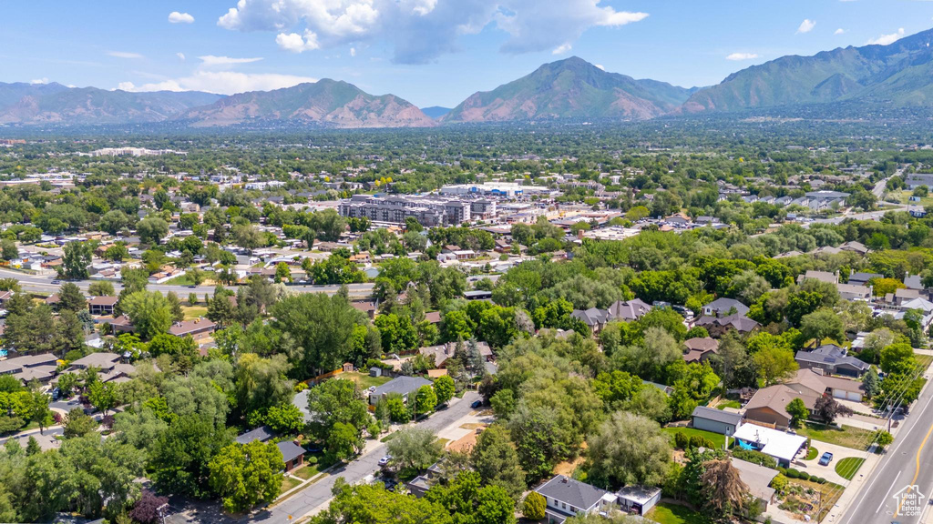 Bird\'s eye view of a mountain backdrop