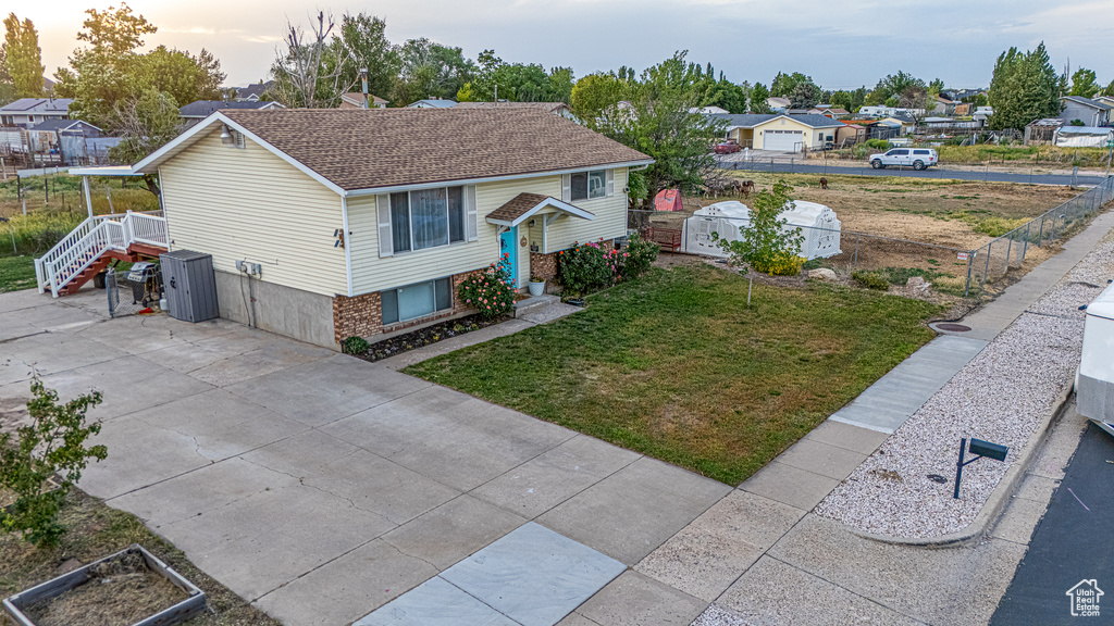 1878 S 3300 W Syracuse, UT 84075