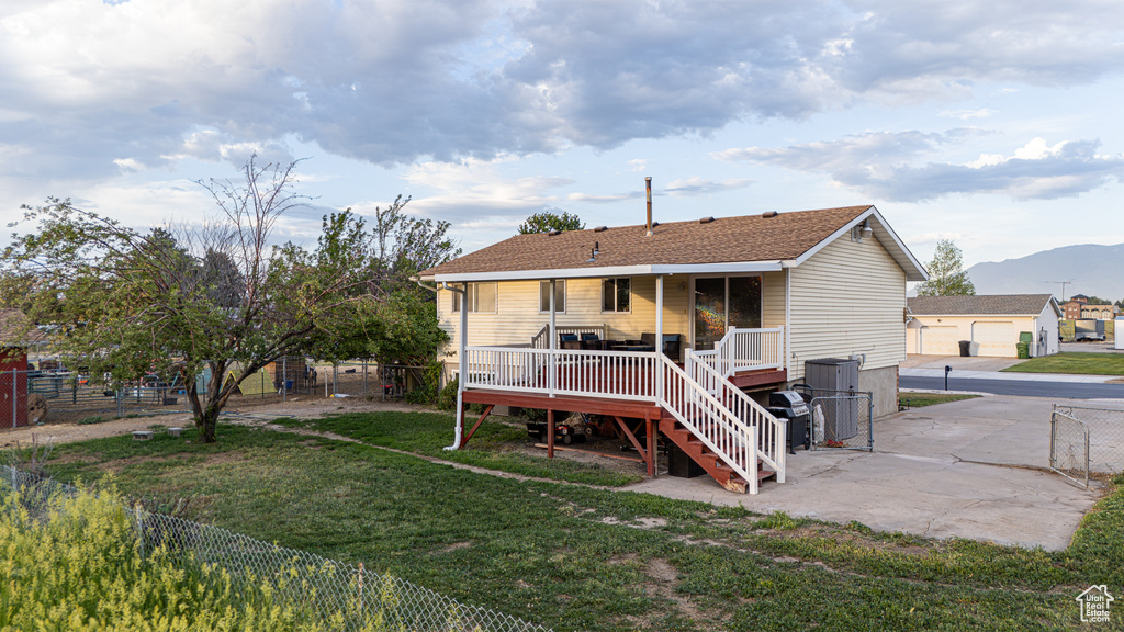1878 S 3300 W Syracuse, UT 84075