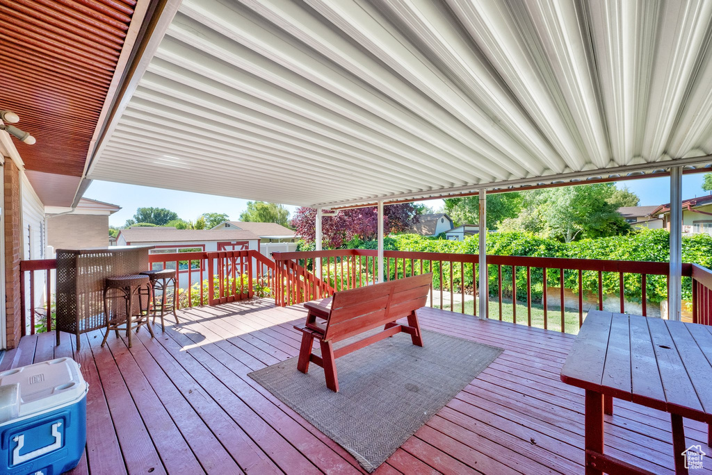Deck featuring outdoor dining area