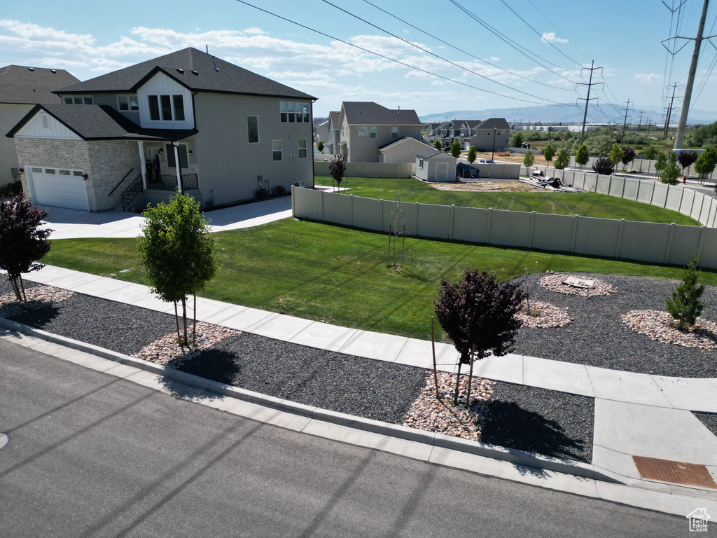 View of yard with a residential view