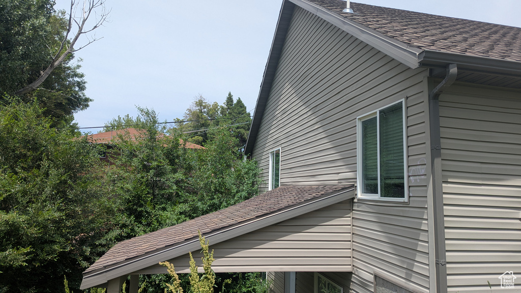 View of home's exterior