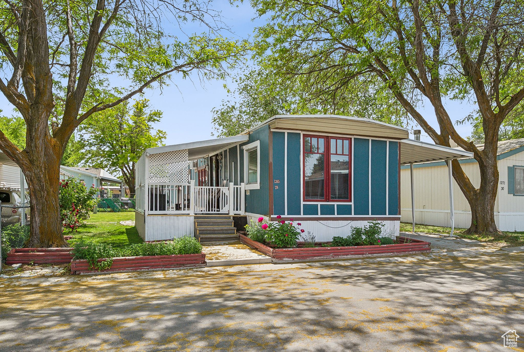View of manufactured / mobile home