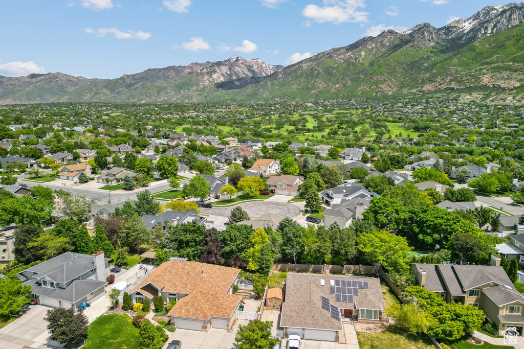 Aerial overview of property\\\\\\\\\\\\\\\'s location with nearby suburban area and mountains