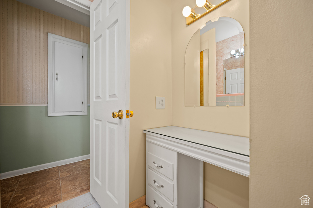 Bathroom featuring baseboards