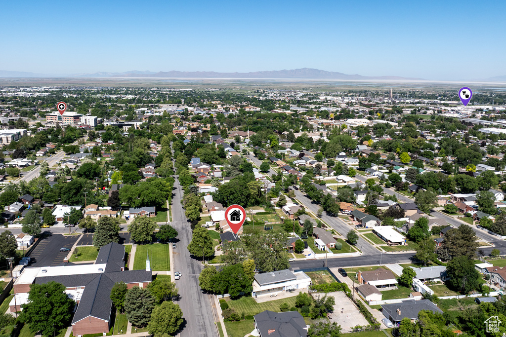 Aerial overview of property\\\\\\\\\\\\\\\'s location with mountains