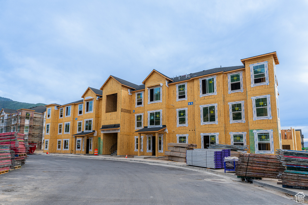 4688 S 710 W #J201 Mapleton, UT 84664