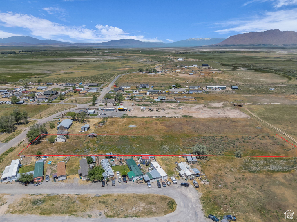View of property location featuring mountains and property boundaries highlighted