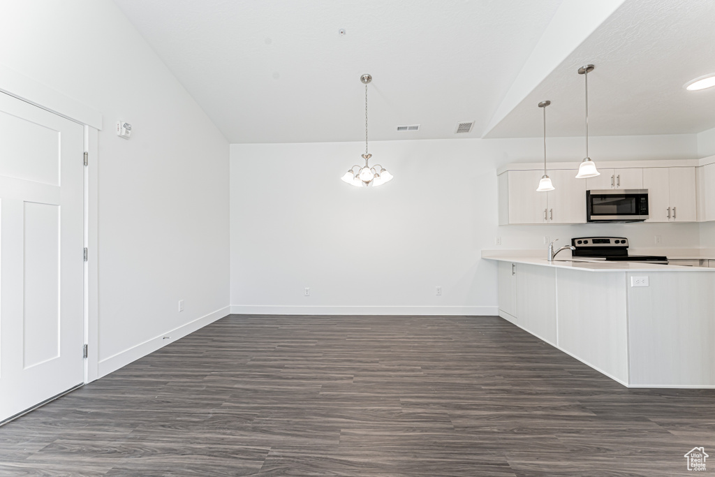 Photo 3 for MLS #2089083 at 4688 S 710 West #J303