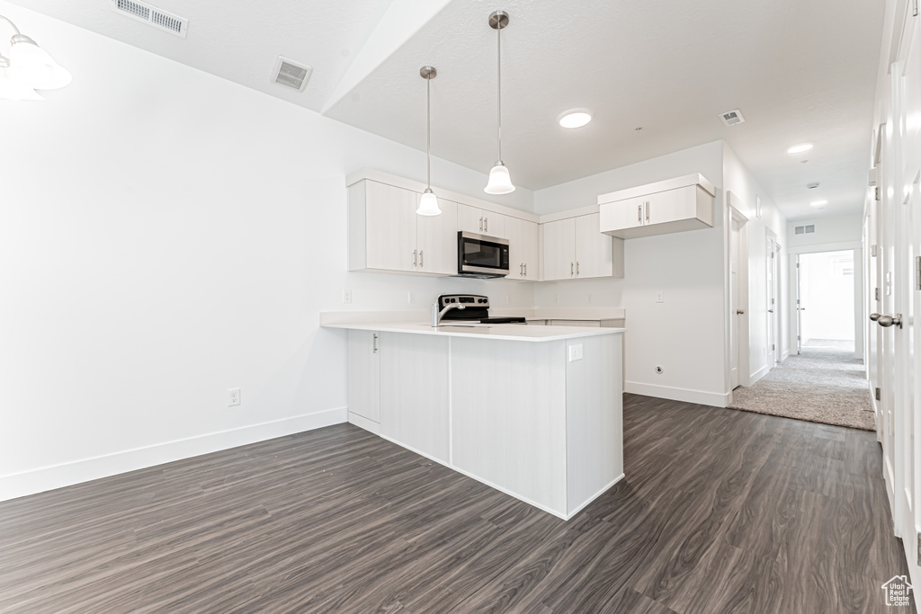 Photo 4 for MLS #2089083 at 4688 S 710 West #J303