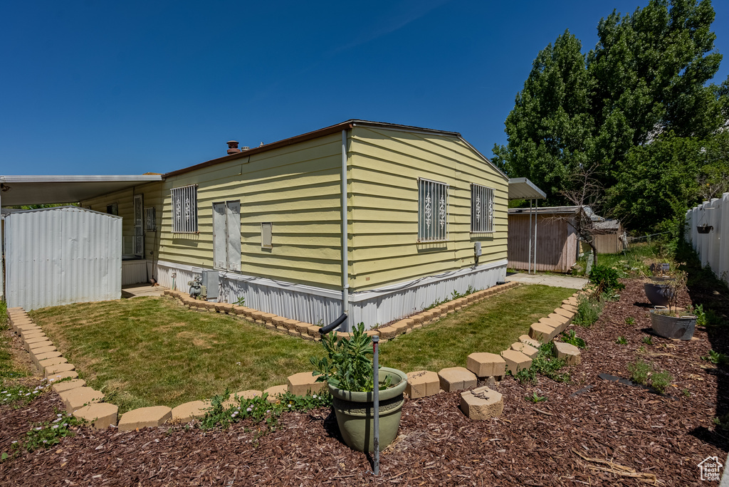 View of side of home