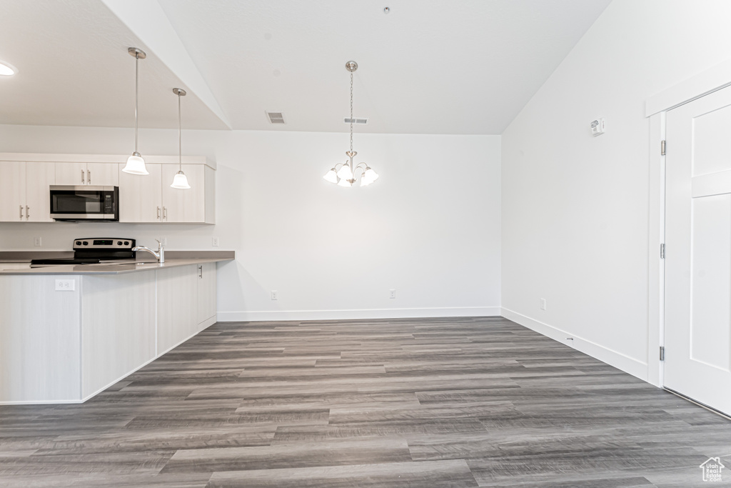 Photo 3 for MLS #2089089 at 4688 S 710 West #J304