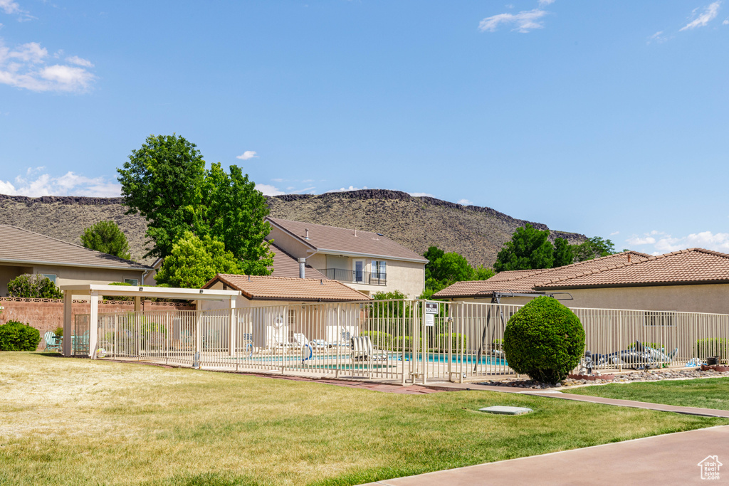 View of yard with a mountain view