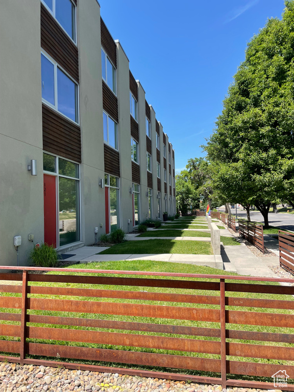 View of surrounding community