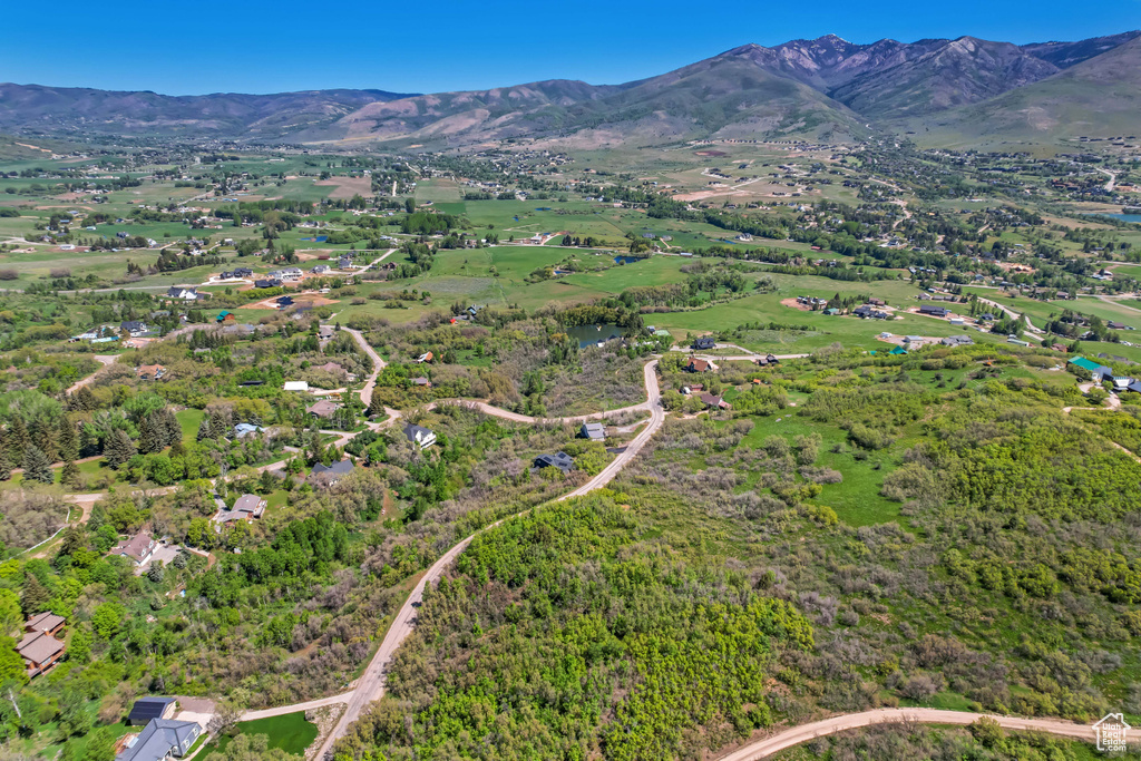 Aerial overview of property\\\\\\\\\\\\\\\\\\\\\\\\\\\\\\\\\\\\\\\\\\\\\\\\\\\\\\\\\\\\\\\'s location featuring a mountain backdrop