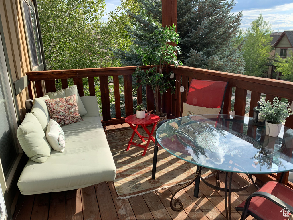 Deck featuring outdoor dining space