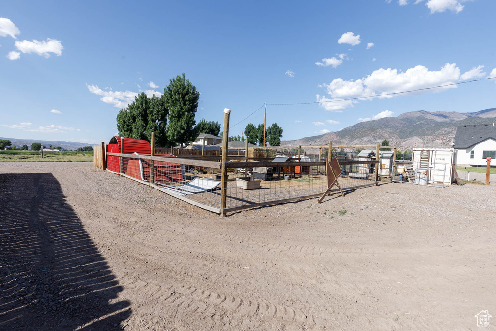 View of yard featuring a mountain view