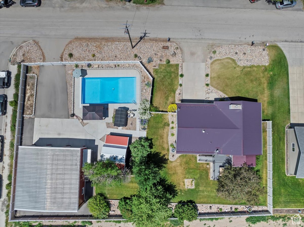 Bird's eye view of a pool area