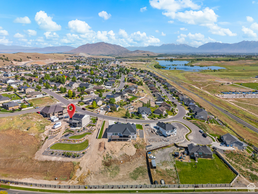 Aerial overview of property\\\\\\\\\\\\\\\'s location with a water and mountain view and nearby suburban area