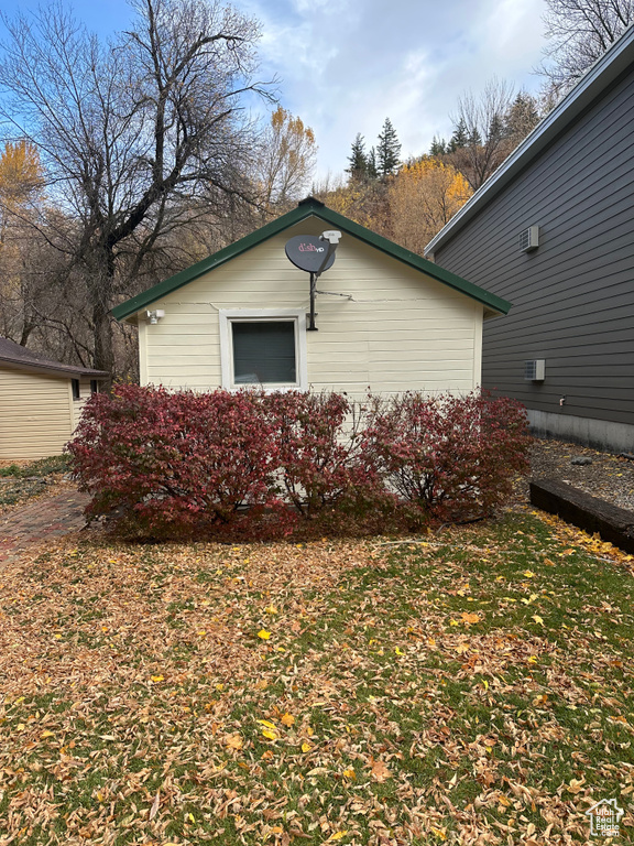 View of home's exterior