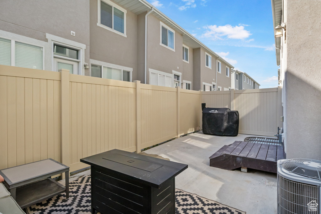 View of patio / terrace featuring a residential view