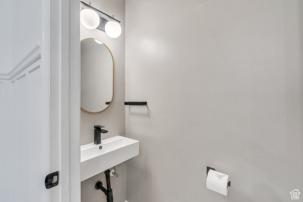 Bathroom with a sink