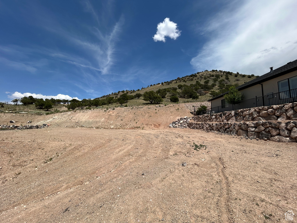 View of yard with a mountain view
