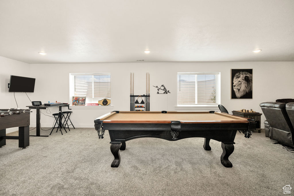 Playroom featuring carpet floors, billiards, healthy amount of natural light, recessed lighting, and baseboards
