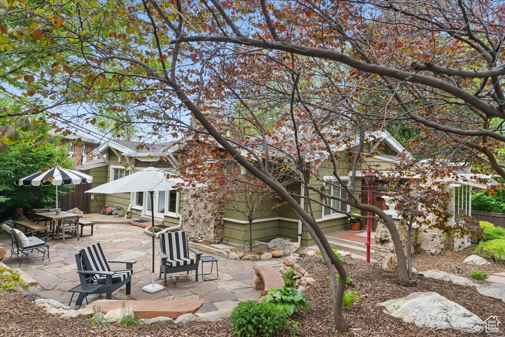 View of yard with a patio
