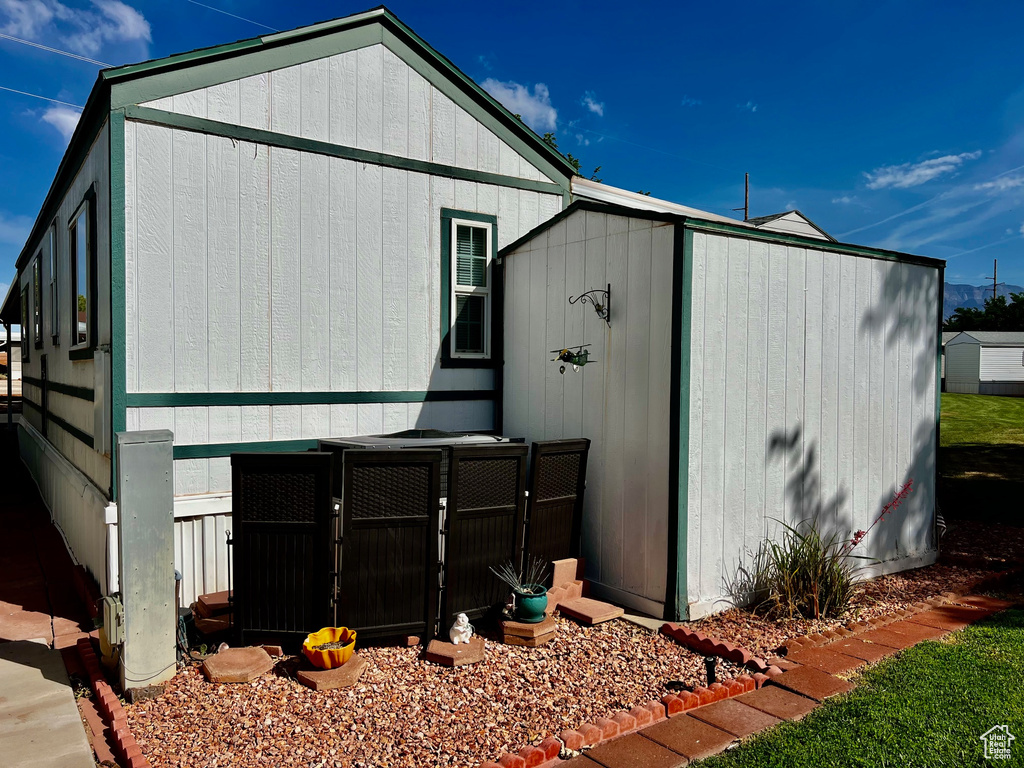 View of side of home