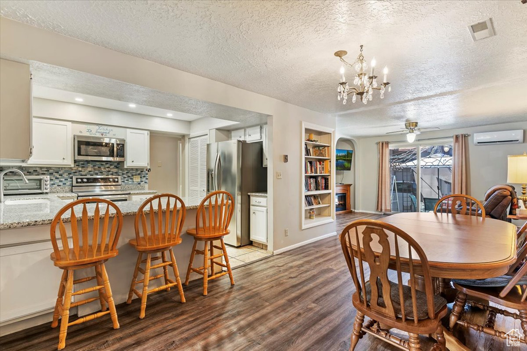 Photo 8 for MLS #2089330 at 5584 S 975 East