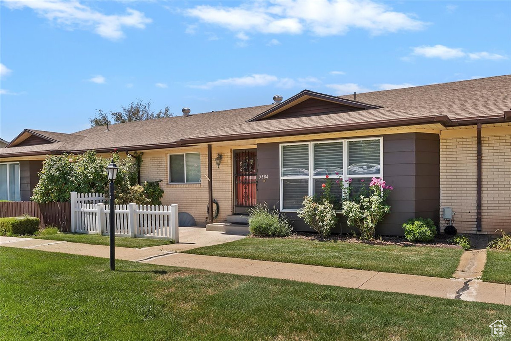 Photo 2 for MLS #2089330 at 5584 S 975 East
