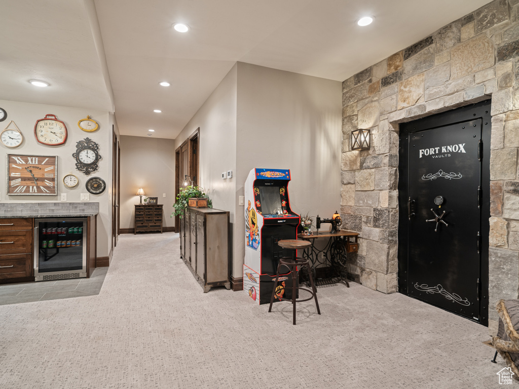 Office area with wine cooler, carpet floors, recessed lighting, a dry bar, and baseboards