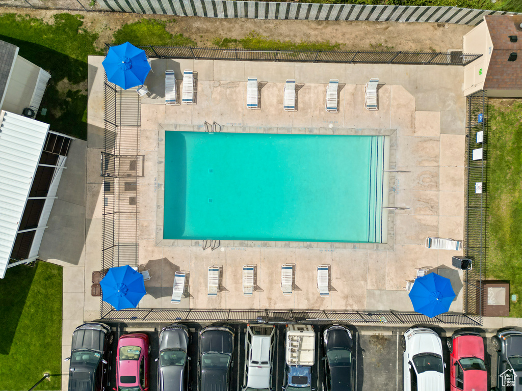 Bird\\\'s eye view of a pool area