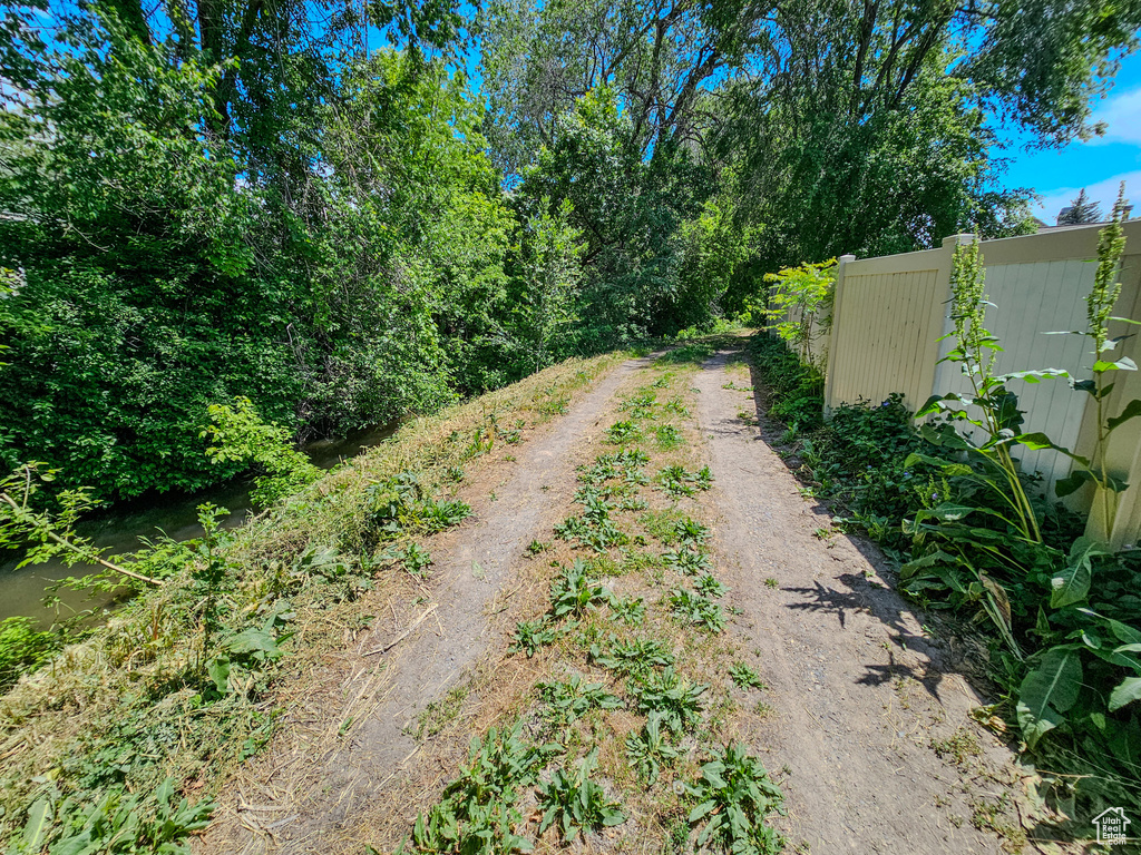 View of dirt / gravel road